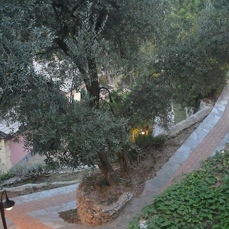 קמוגלי Villa Olivari - Apt Il Melograno מראה חיצוני תמונה